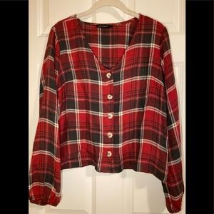 NWOT LCW Casual gray and red checked button down top.